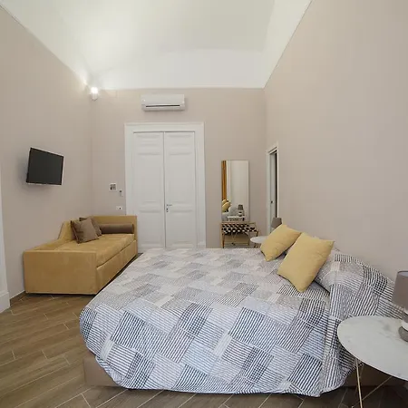 Galleria Principe Di Bed & Breakfast
